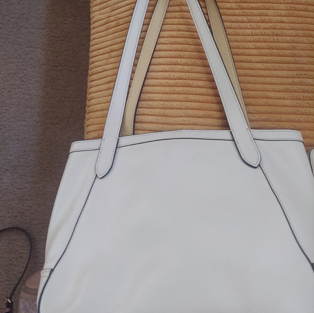 Coach 3 Pc. Horse and Carriage Cream Tote, Wallet and Large Coach Dusty - Picture 5 of 12